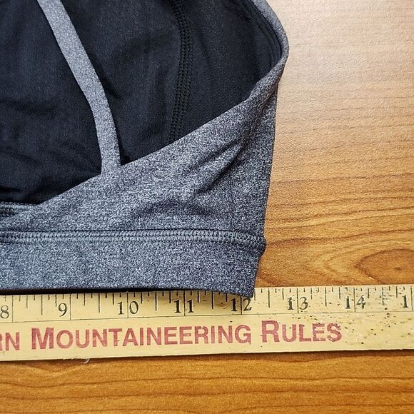 Lululemon Energy Sports Strappy Bra Size 4 - Picture 3 of 6